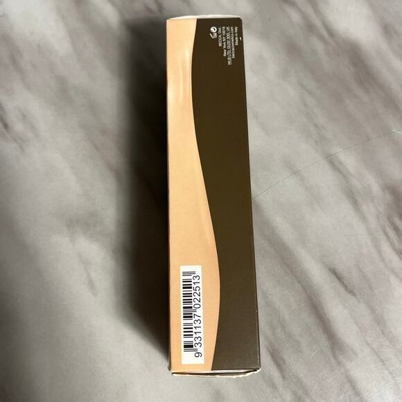 Becca Ultimate Coverage 24 Hour Foundation Shell - Picture 2 of 5